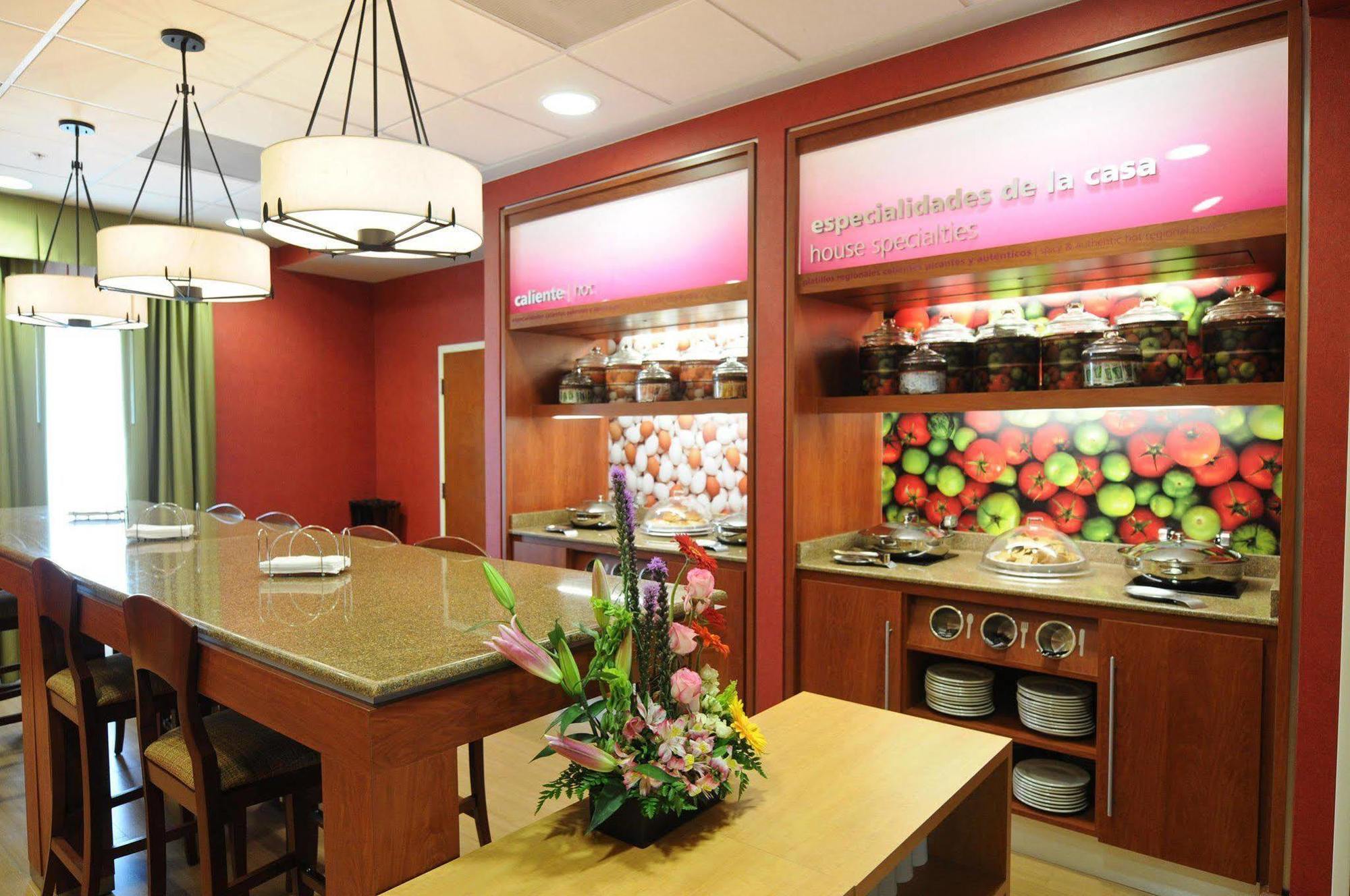 แฮมป์ตัน อินน์ เควเรตาโร เกเรตาโร ร้านอาหาร รูปภาพ